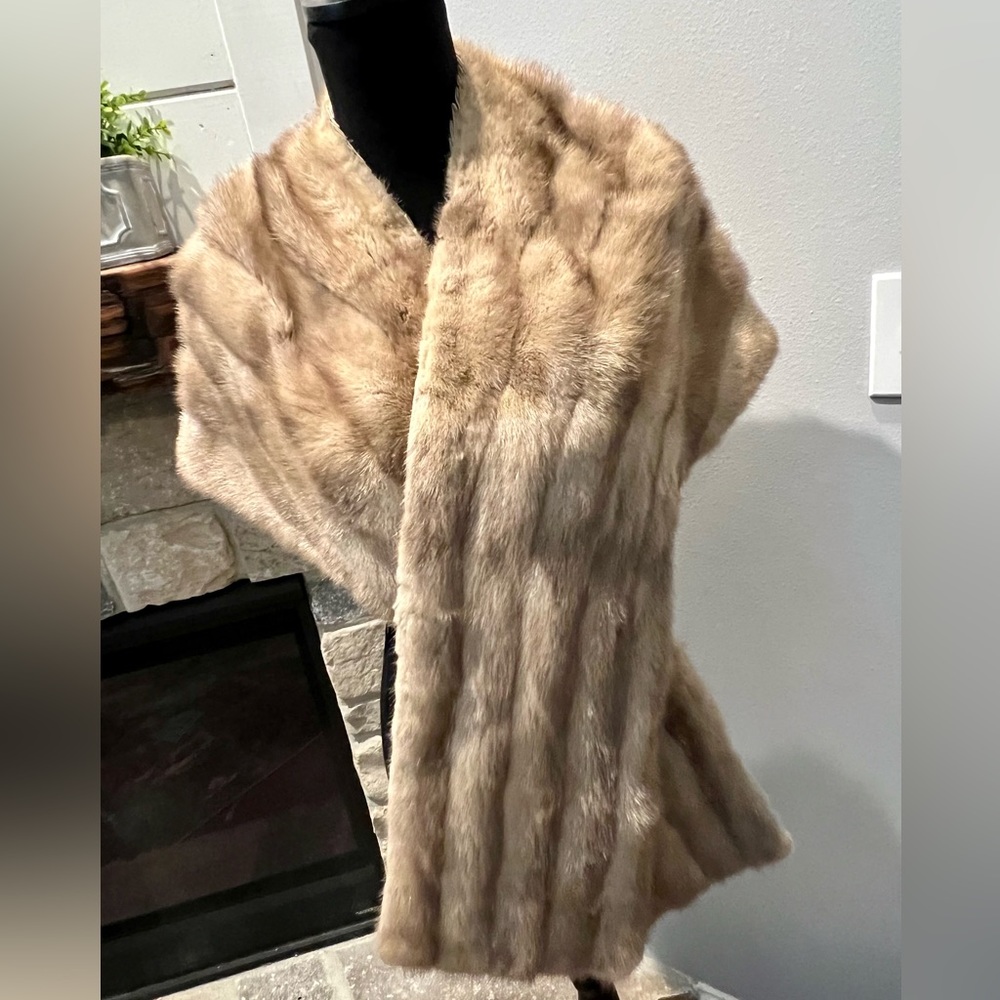 Vintage tan Fur Stole by Hoppers Fur St. Louis